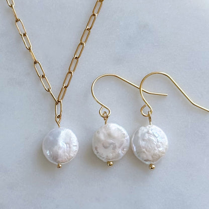 Round freshwater pearl necklace and earring gift set