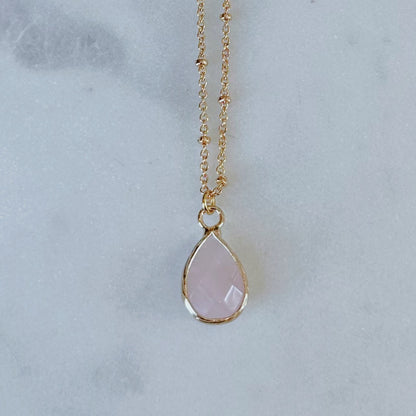 Rose quartz teardrop gold necklace