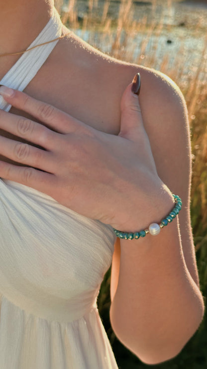 Seafoam faceted bead and pearl bracelet
