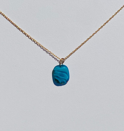 Turquoise glass swirl pendant necklace
