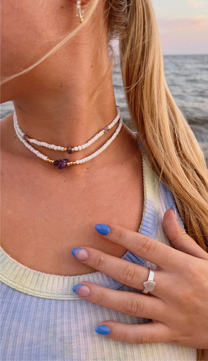 Gemstone pattern beaded choker necklace